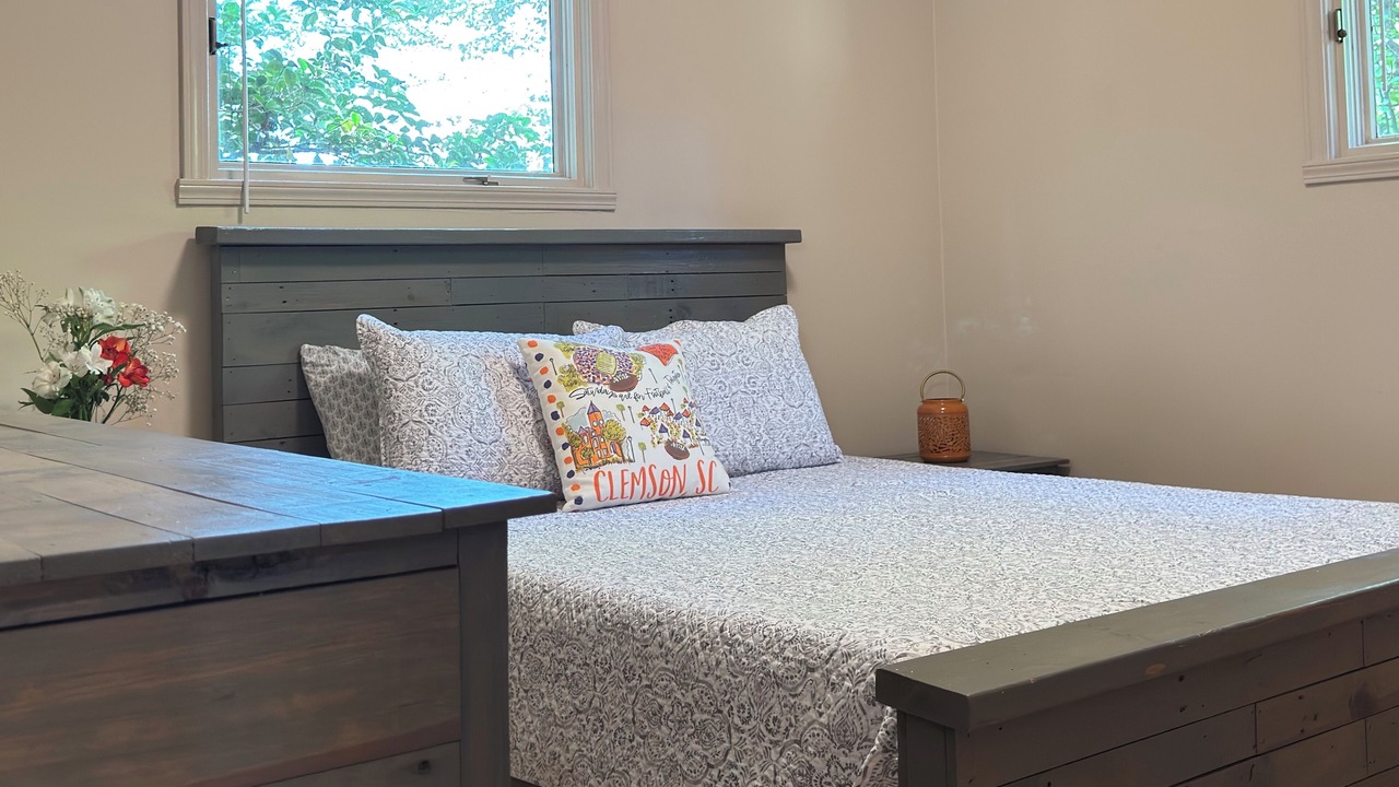 Photo of Bedroom in Utica