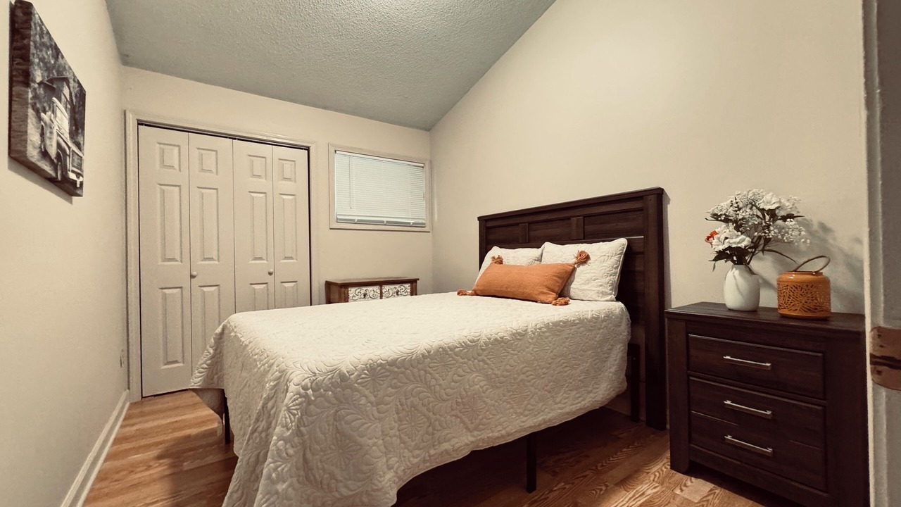 Photo of Bedroom in Utica