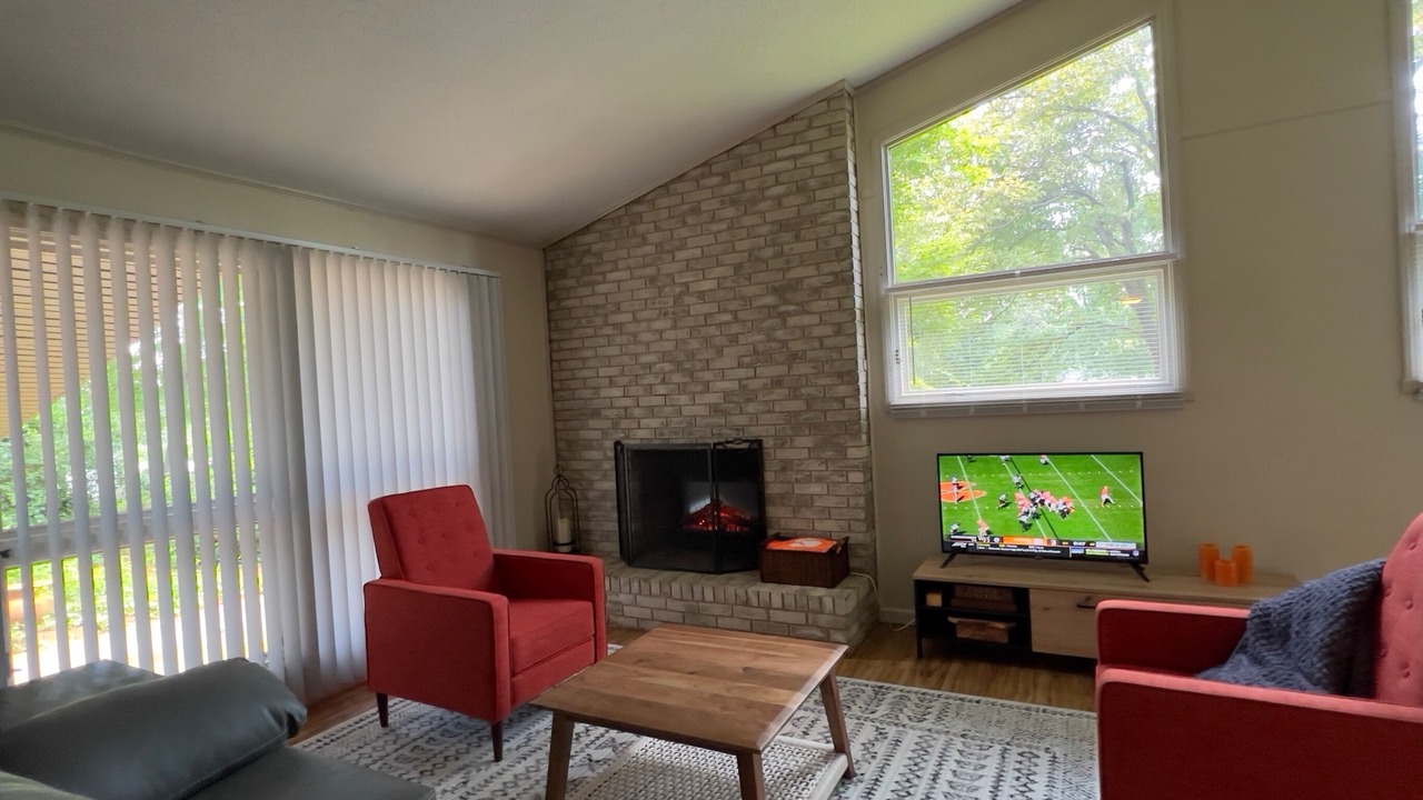 Photo of Livingroom in Utica