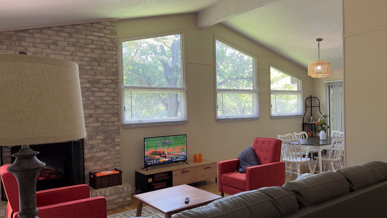 Photo of Livingroom in Utica