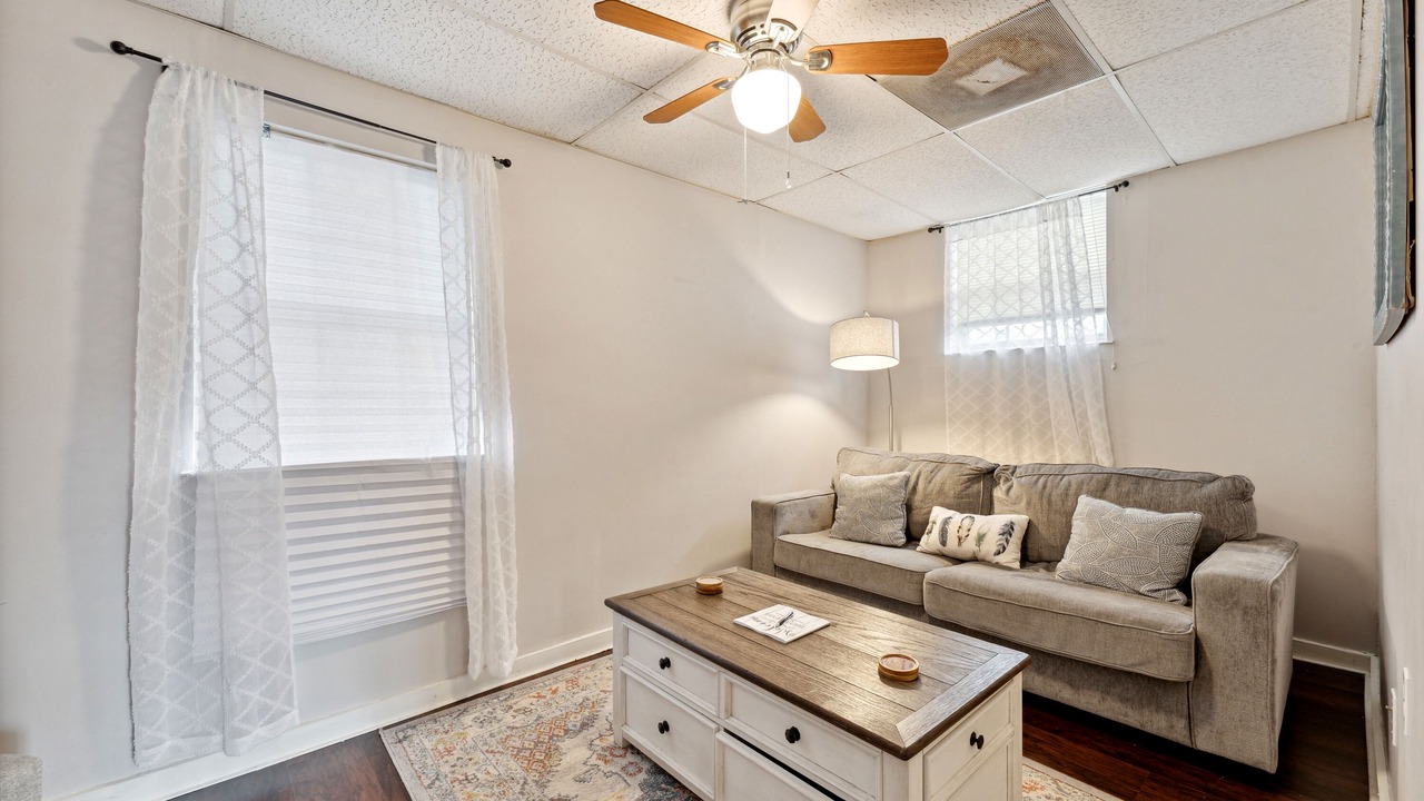 Photo of Livingroom in Savannah Victorian District