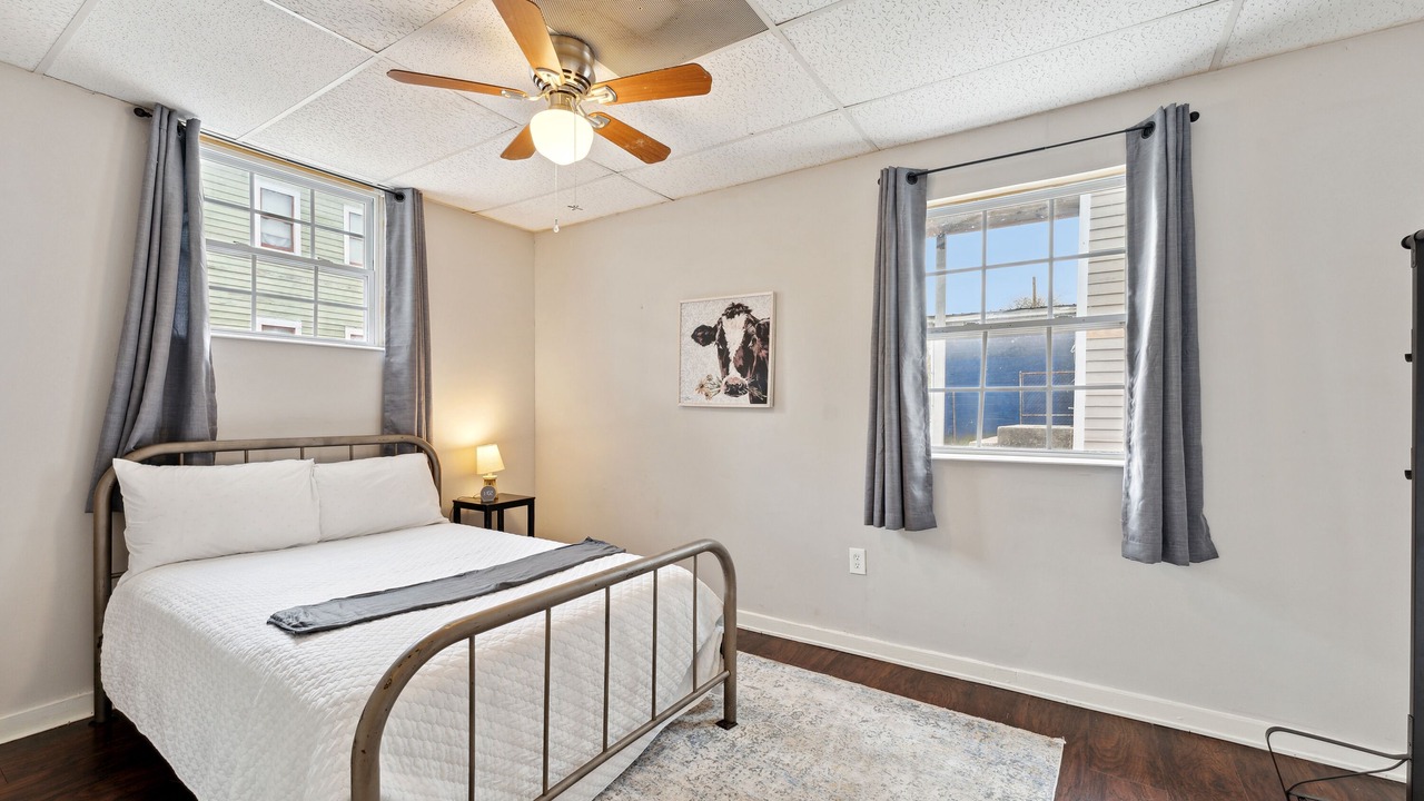 Photo of Bedroom in Savannah Victorian District