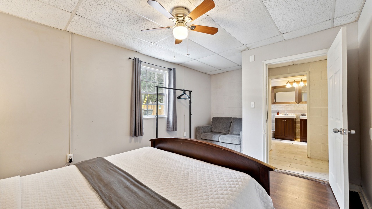 Photo of Bedroom in Savannah Victorian District