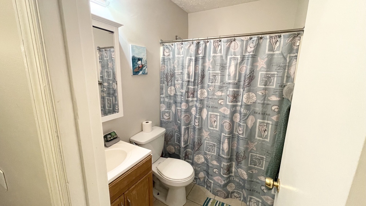 Photo of Bathroom in Whitemarsh Island