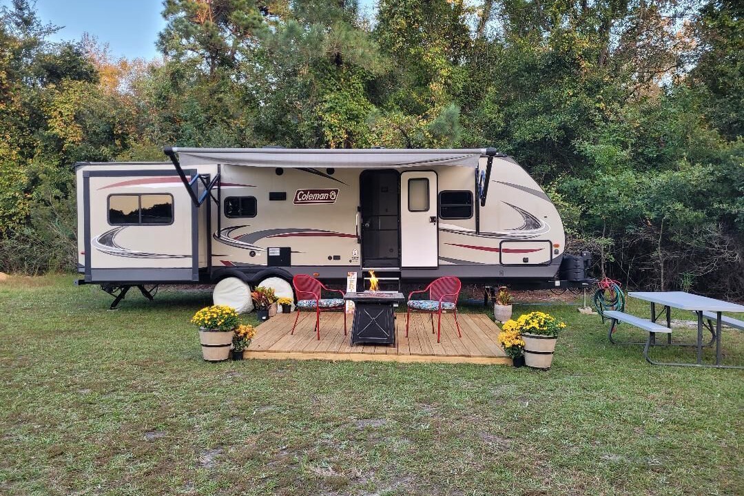 Photo of Outdoor in Loris