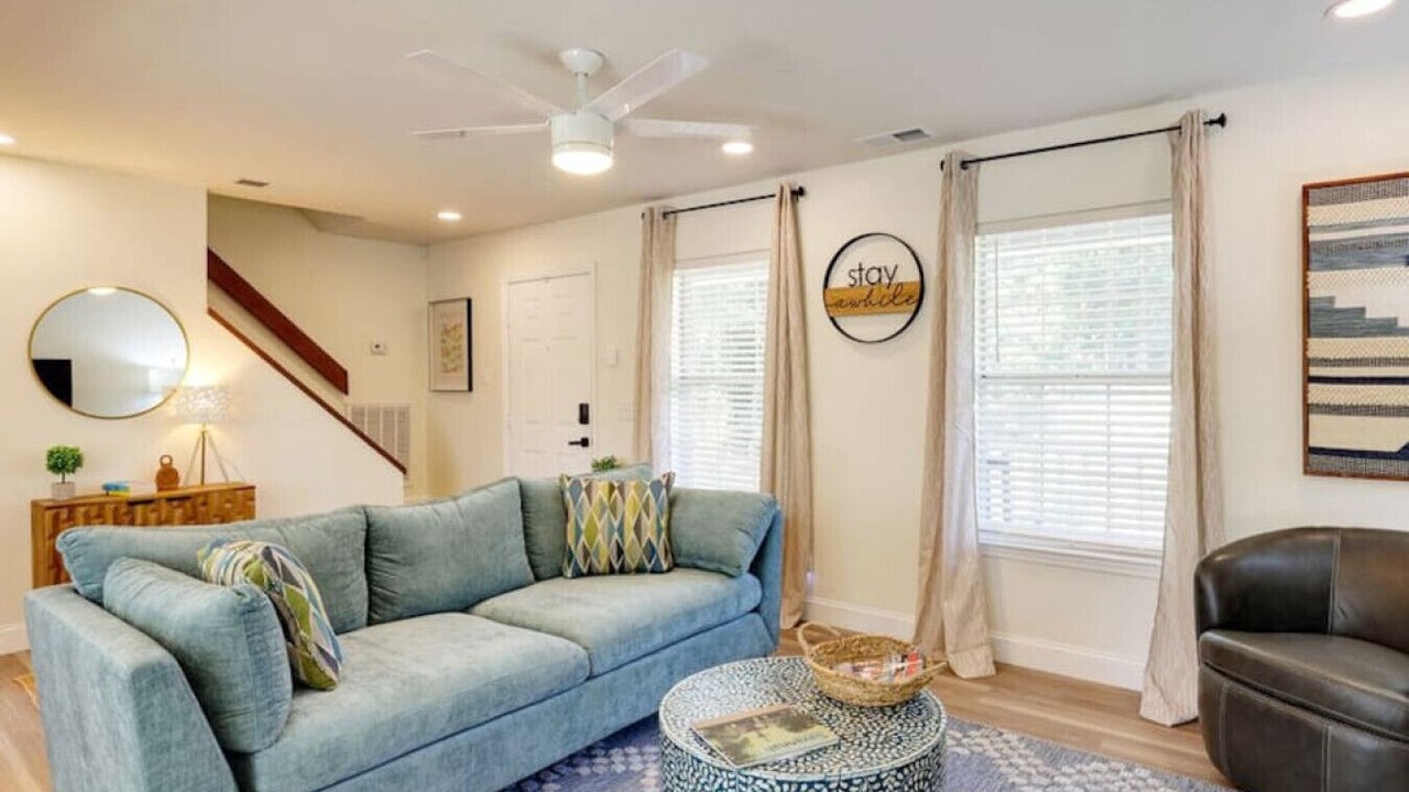 Photo of Livingroom in Whitemarsh Island