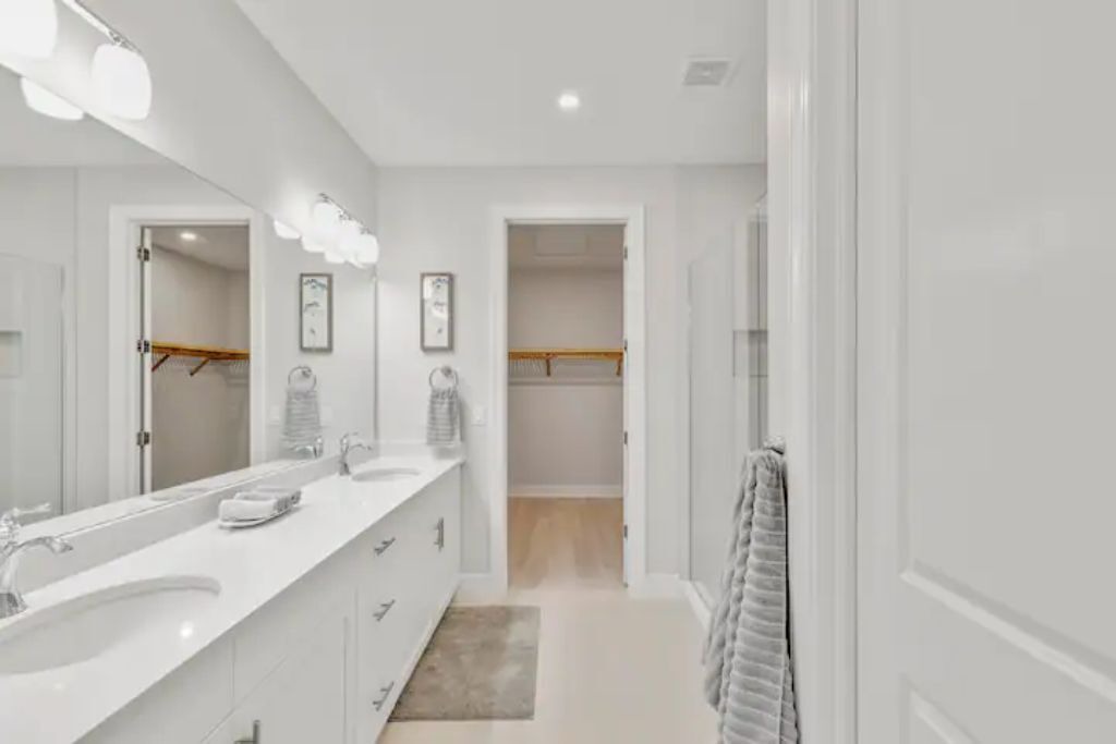 Photo of Bathroom in Naples
