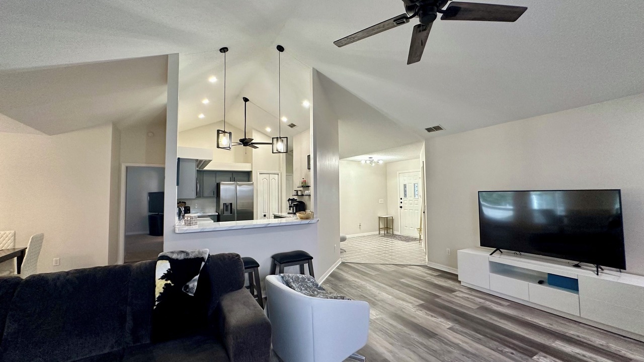Photo of Livingroom in Silver Oaks