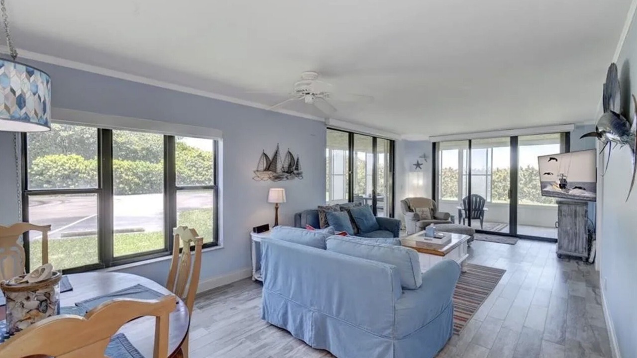 Photo of Livingroom in Hutchinson Island South