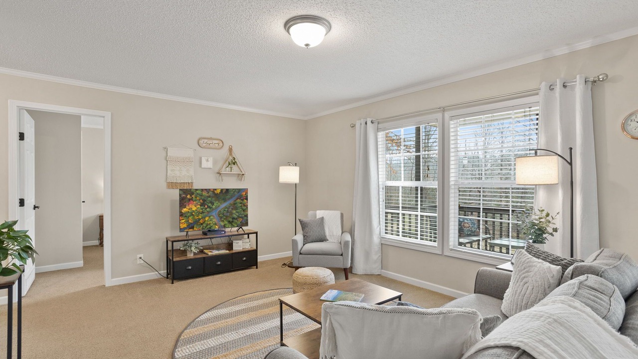 Photo of Livingroom in Travelers Rest