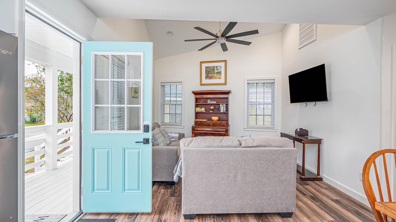 Photo of Livingroom in Thunderbolt