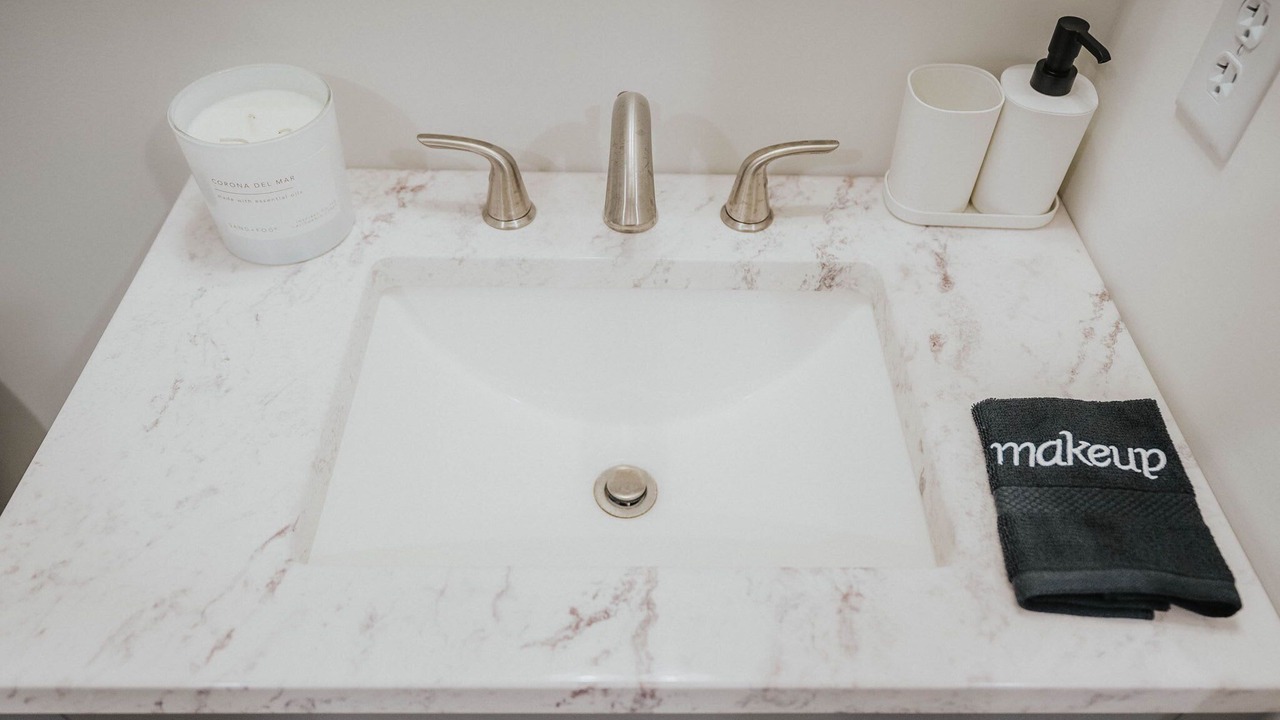 Photo of Bathroom in Thunderbolt