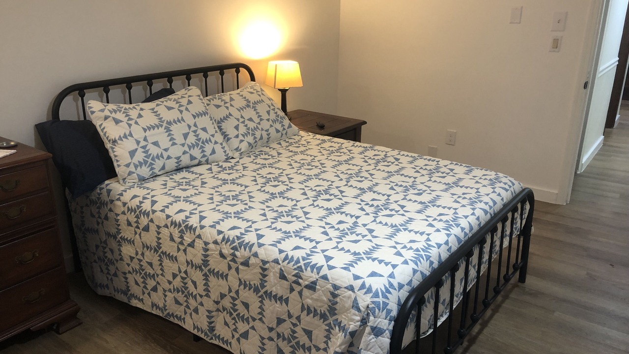 Photo of Bedroom in Salem
