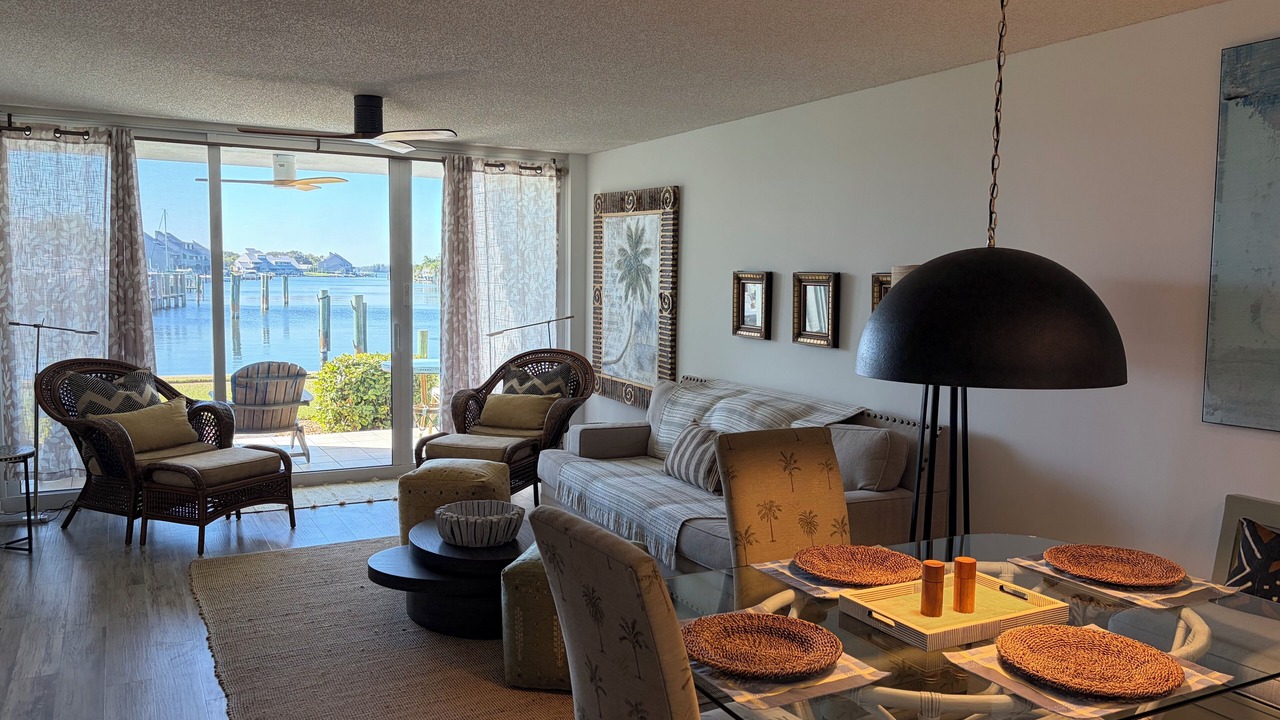 Photo of Livingroom in Moorings