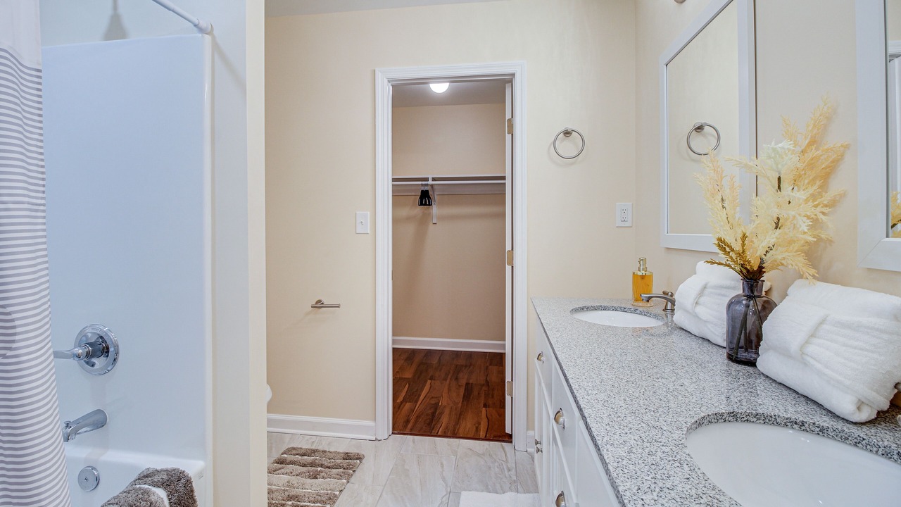 Photo of Bathroom in Garden City