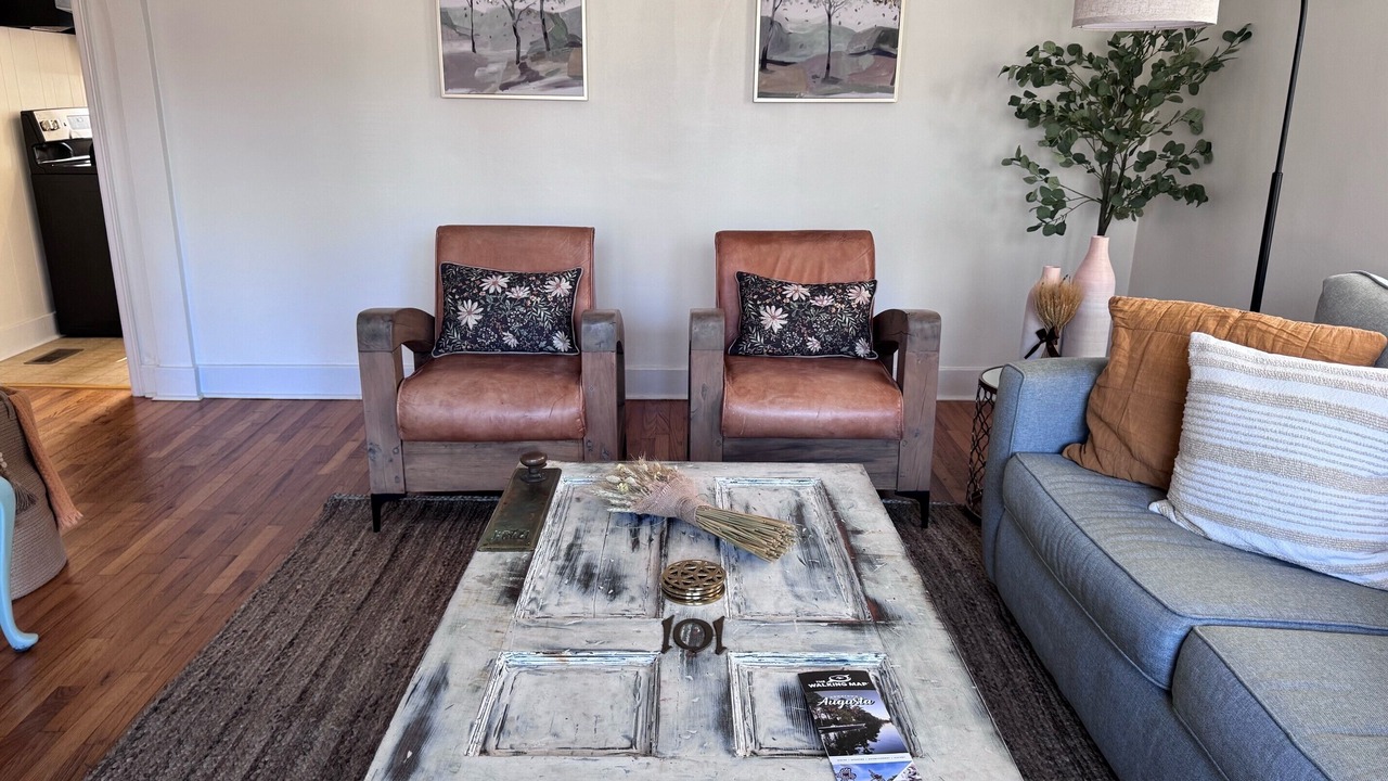 Photo of Livingroom in Midtown