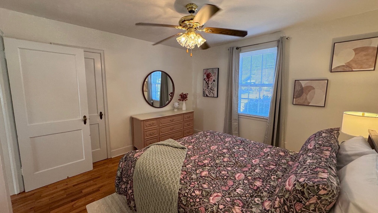 Photo of Bedroom in Midtown