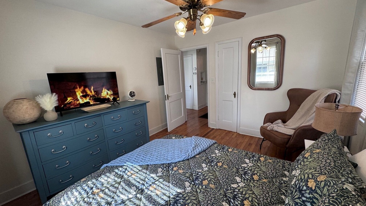 Photo of Bedroom in Midtown