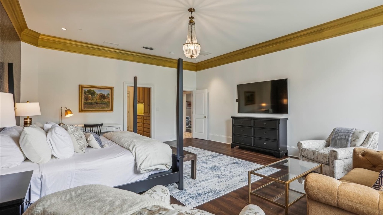 Photo of Bedroom in Historic District - North