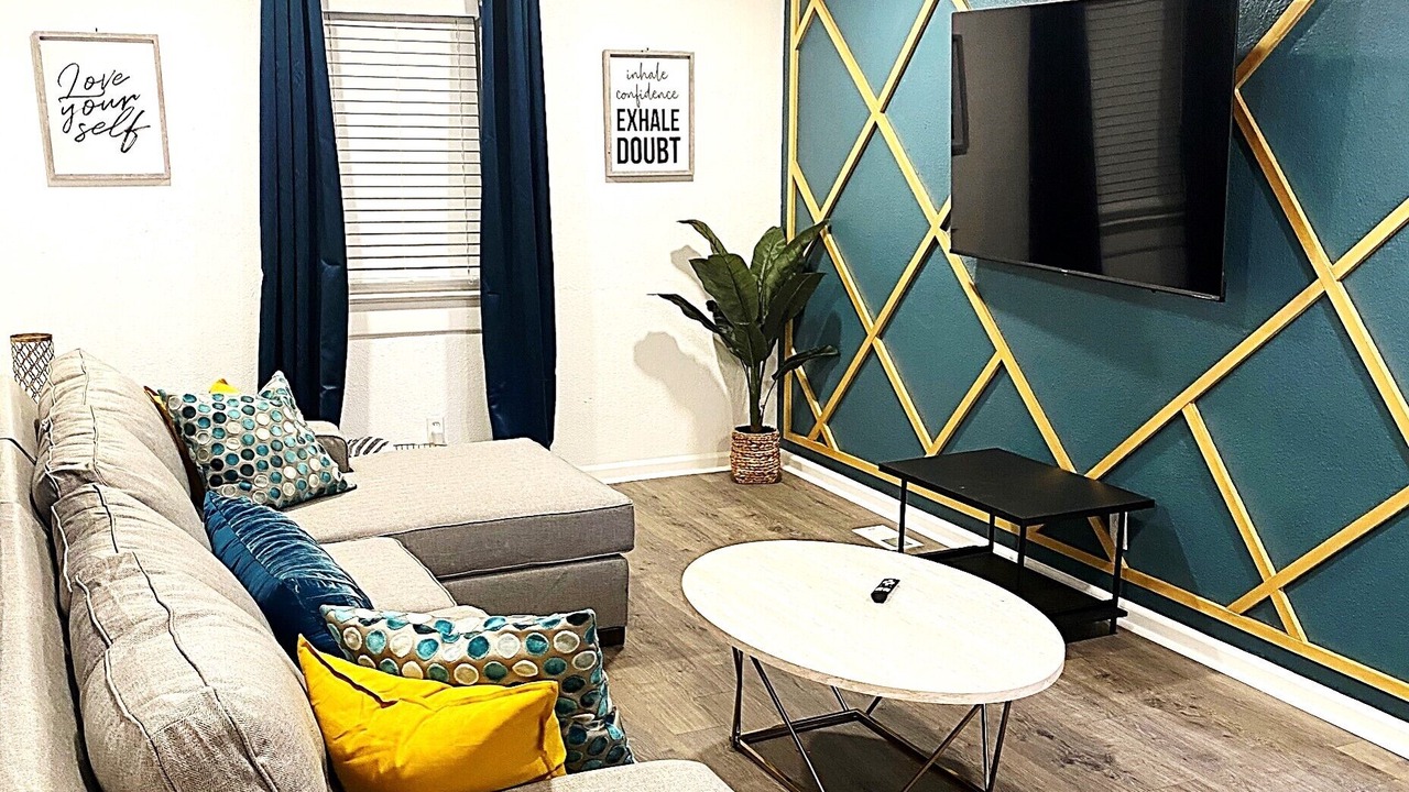 Photo of Livingroom in Bayview