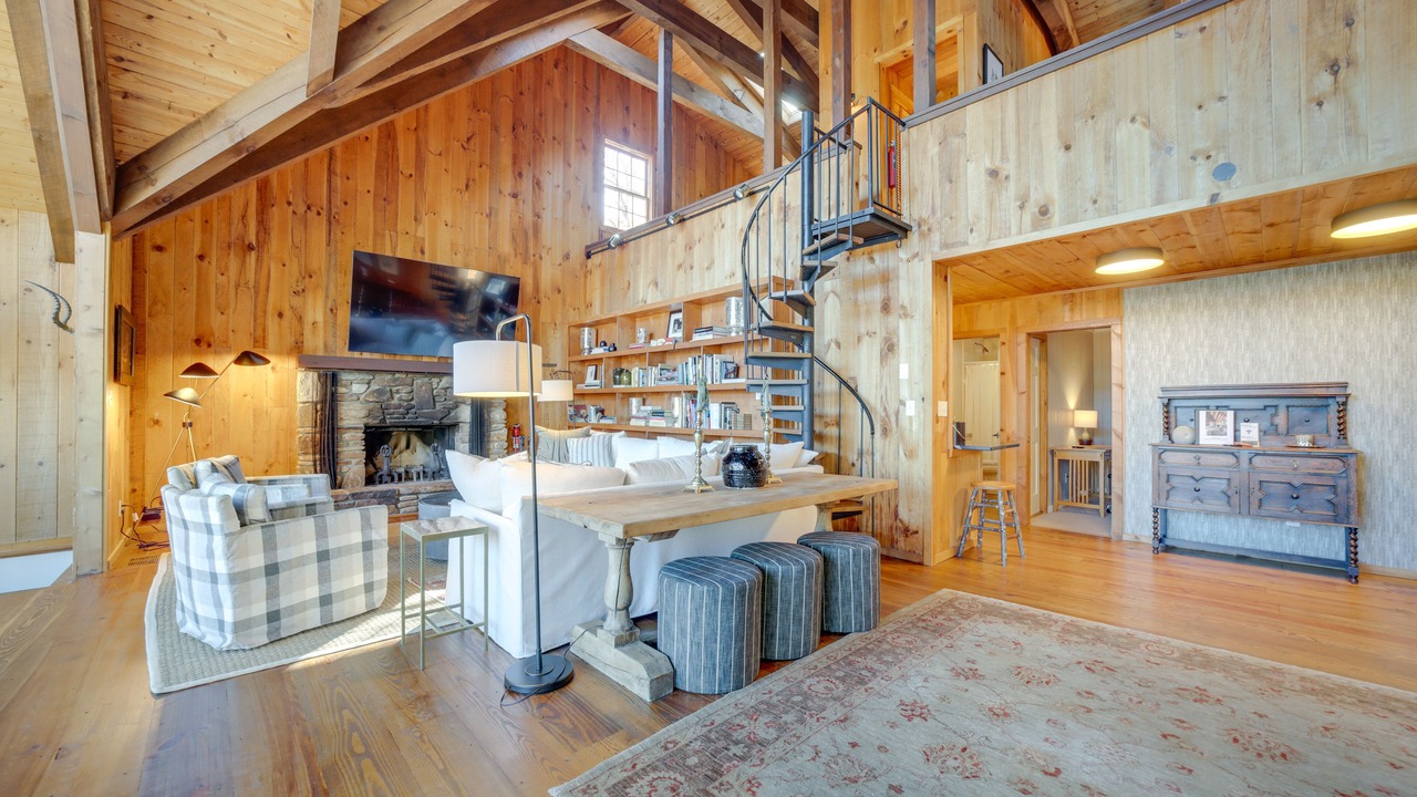 Photo of Livingroom in Cashiers