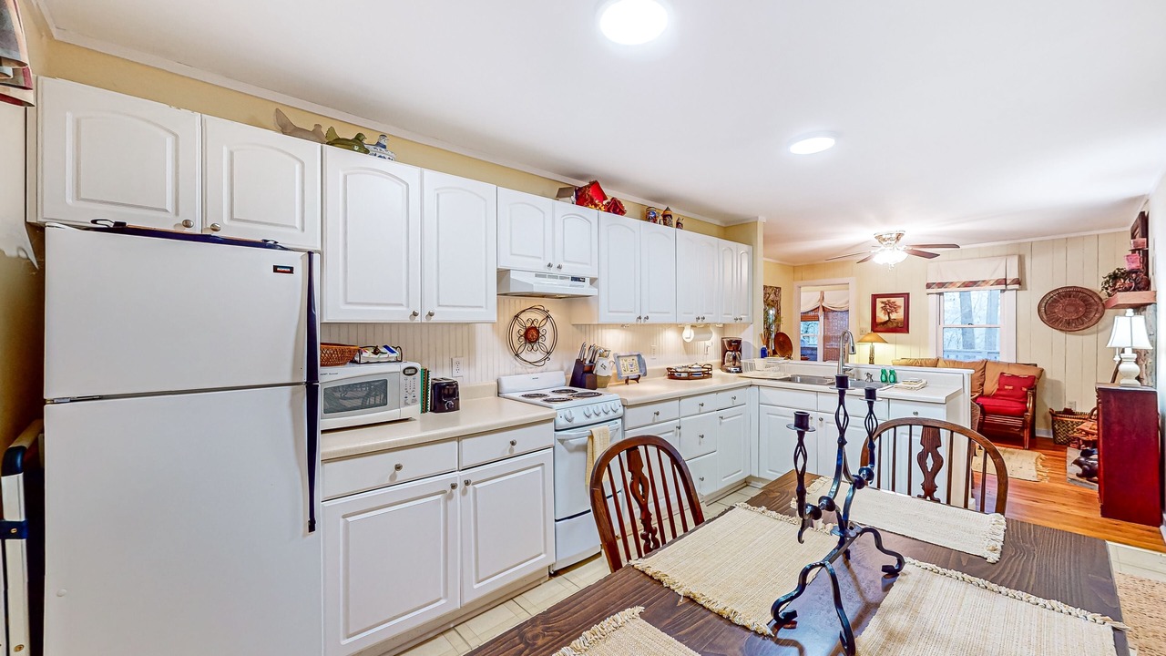 Photo of Kitchen in Mirror Lake