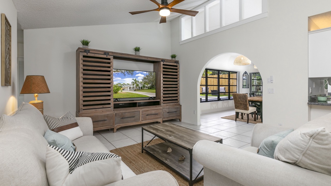 Photo of Livingroom in Jensen Beach