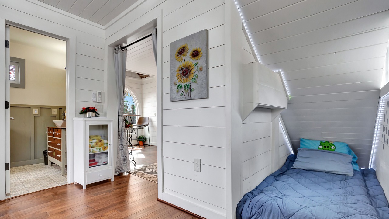 Photo of Bedroom in Salem