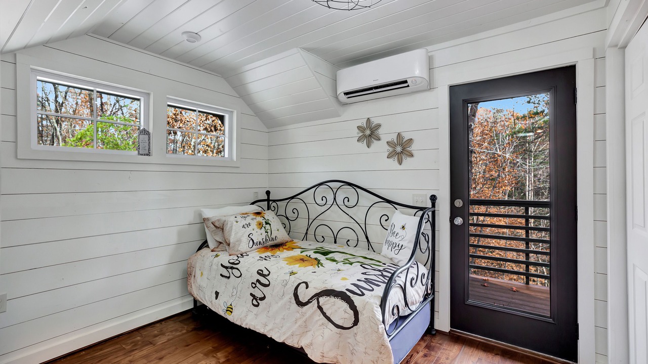 Photo of Bedroom in Salem