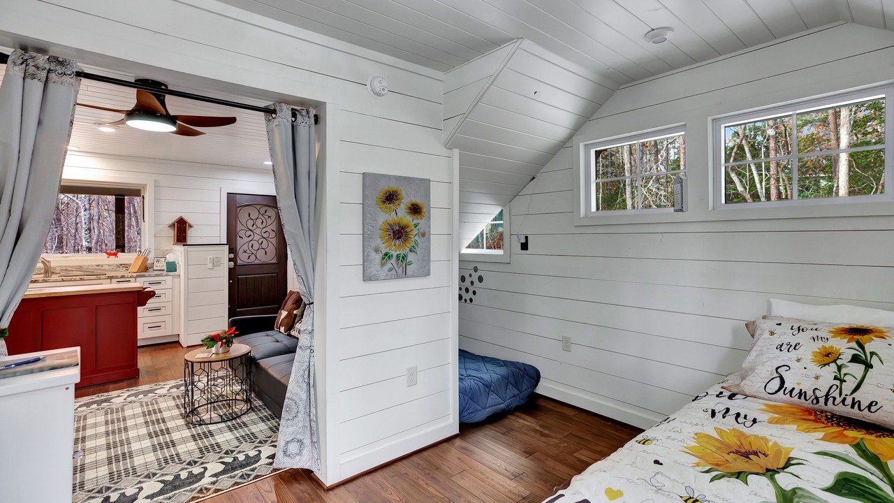 Photo of Bedroom in Salem