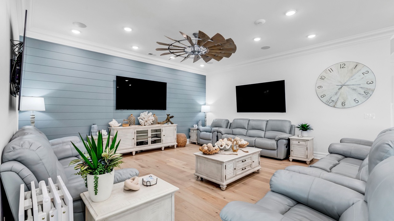 Photo of Livingroom in Inlet Harbour