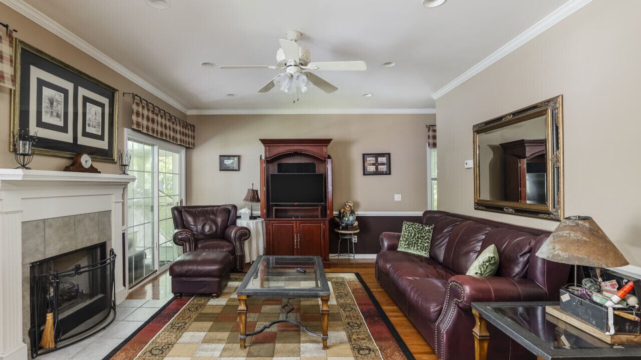 Photo of Livingroom in Leesville