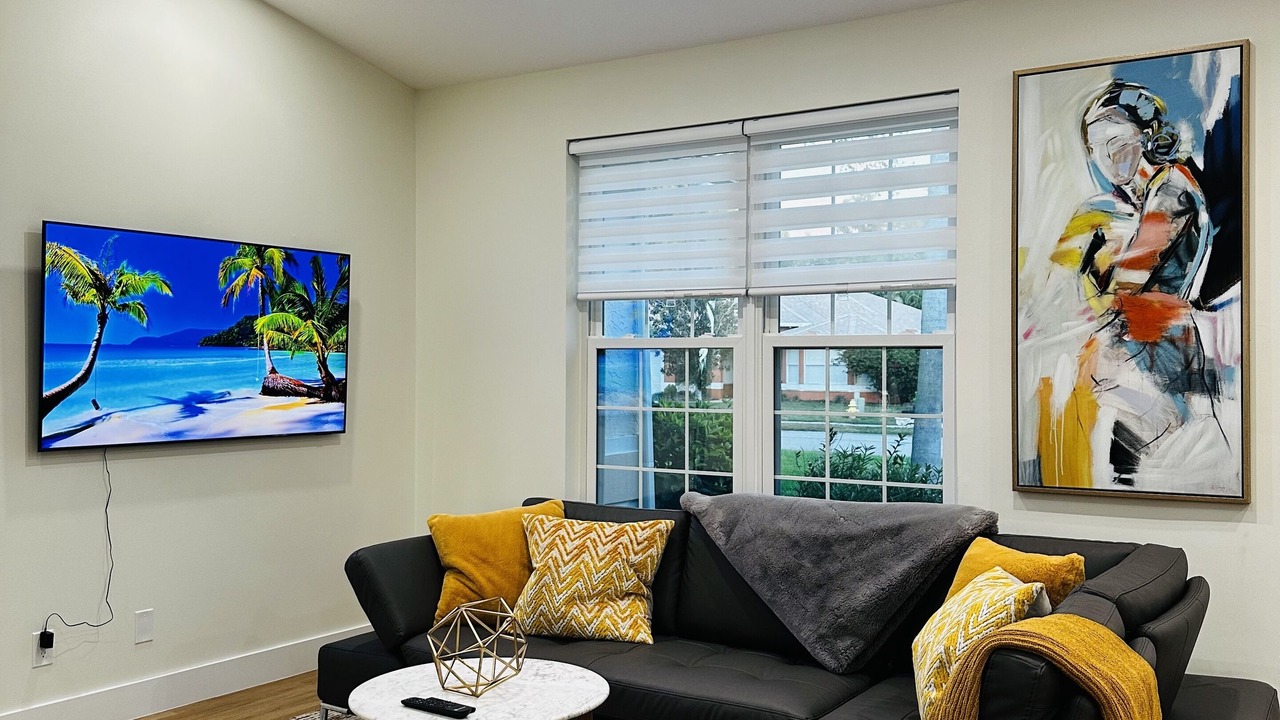 Photo of Livingroom in Crown Pointe