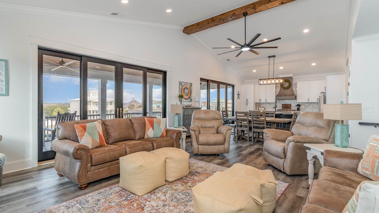 Photo of Livingroom in Inlet Harbour
