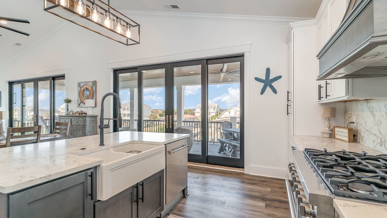 Photo of Kitchen in Inlet Harbour