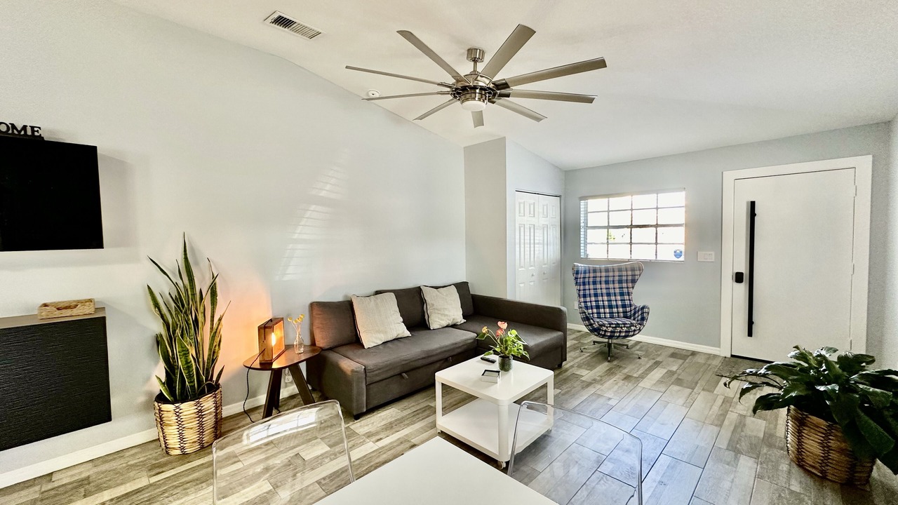 Photo of Livingroom in Zephyrhills West