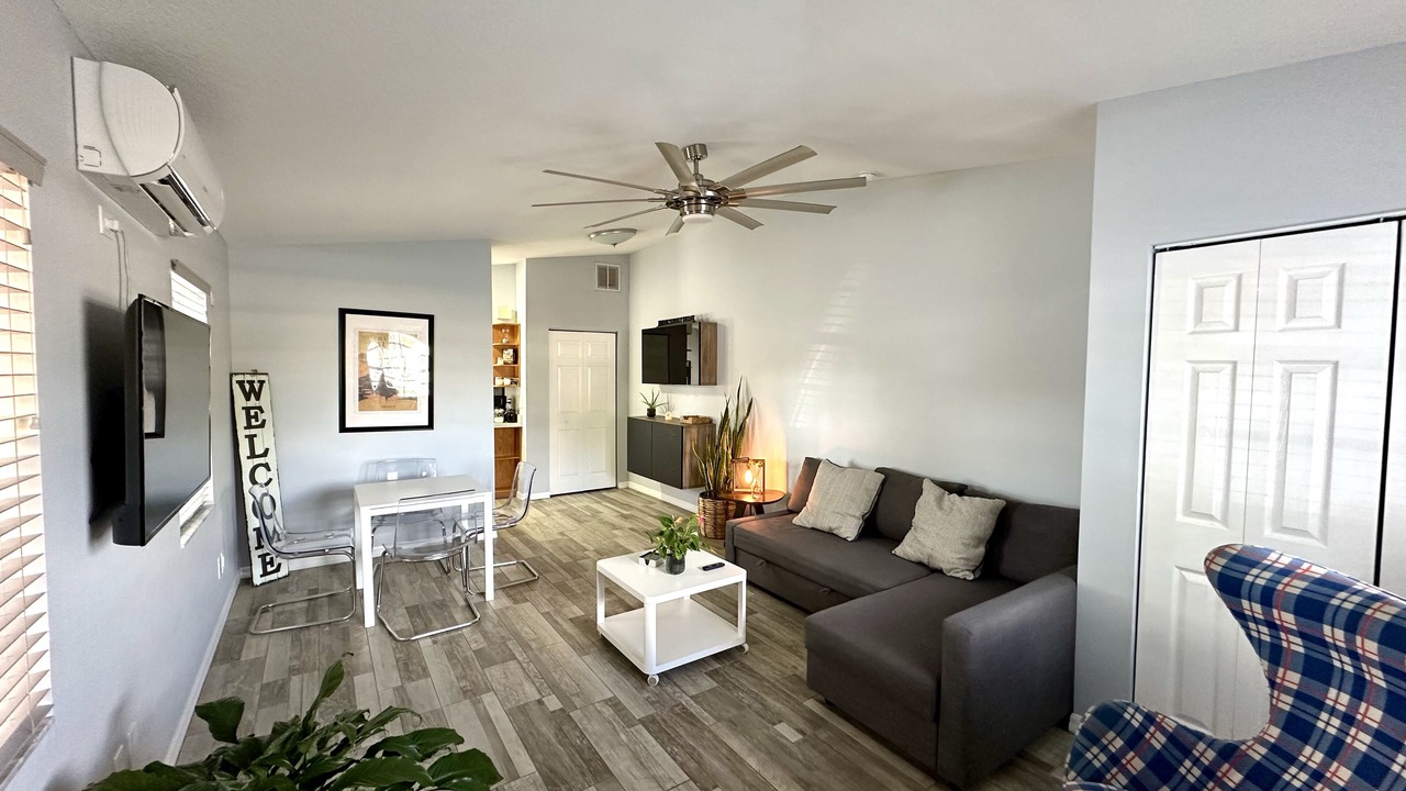 Photo of Livingroom in Zephyrhills West