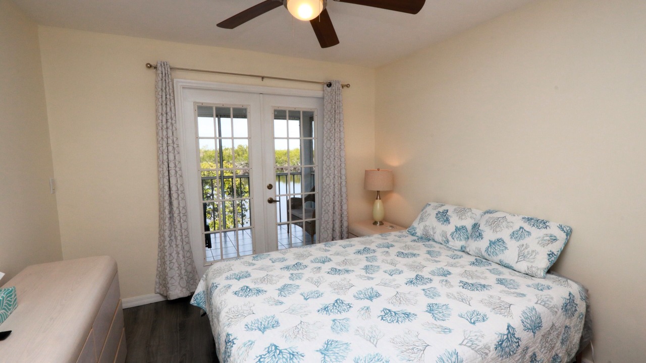 Photo of Bedroom in Hammock Bay