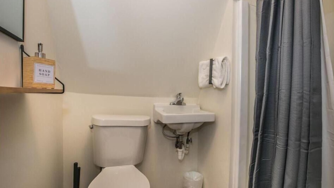 Photo of Bathroom in Fair Play