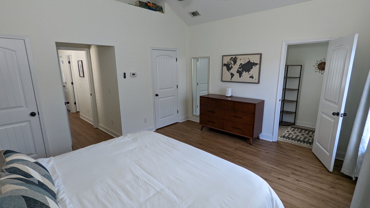 Photo of Bedroom in Thomas Square