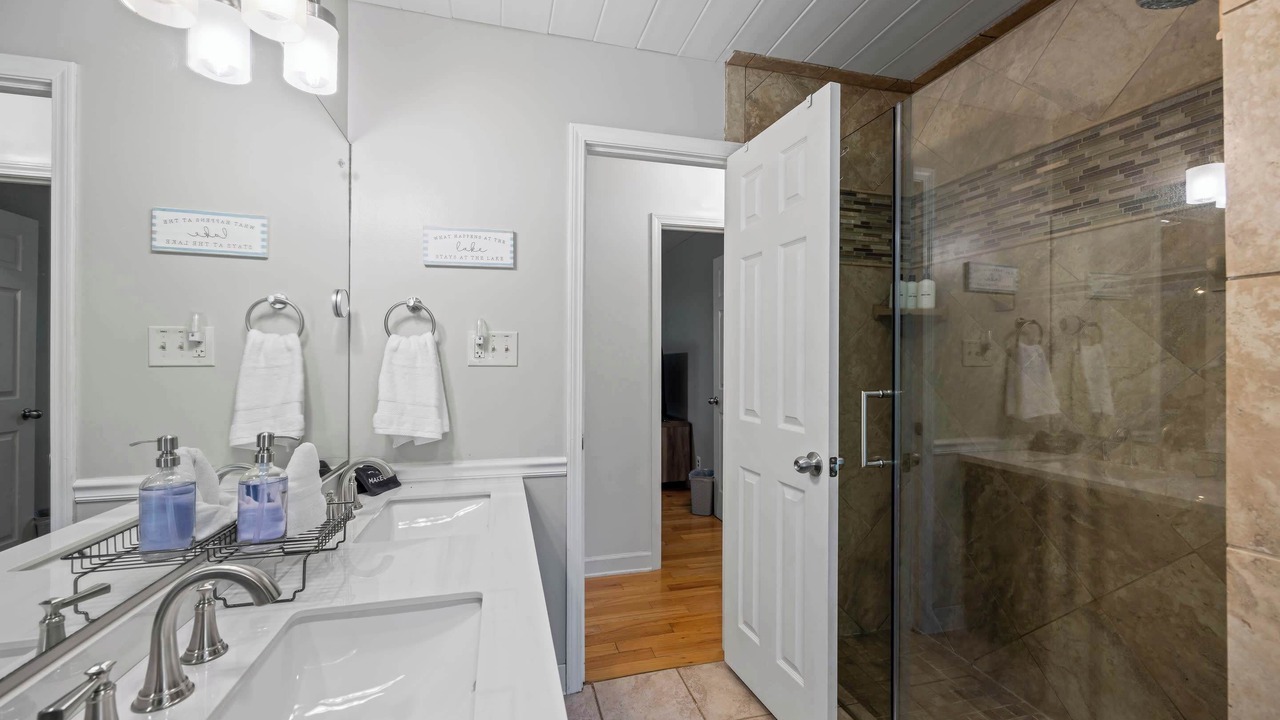 Photo of Bathroom in Martin