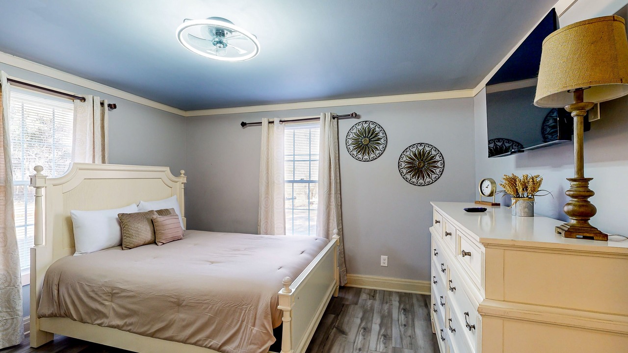 Photo of Bedroom in Garden City