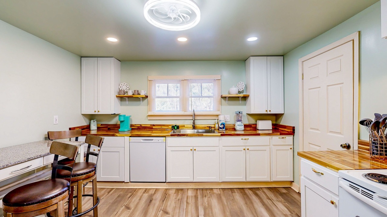 Photo of Kitchen in Garden City