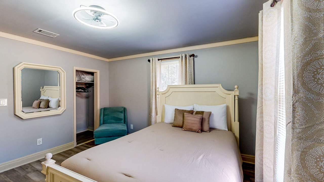 Photo of Bedroom in Garden City