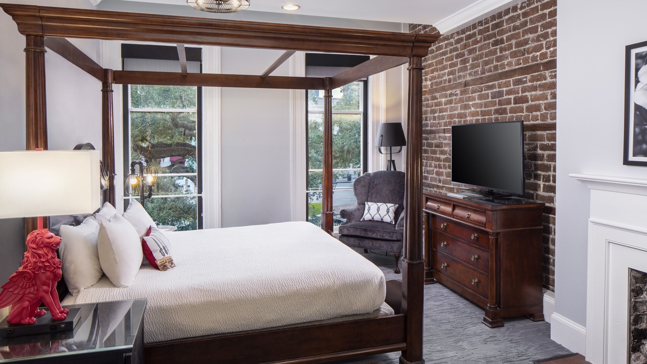 Photo of Bedroom in Historic District - North