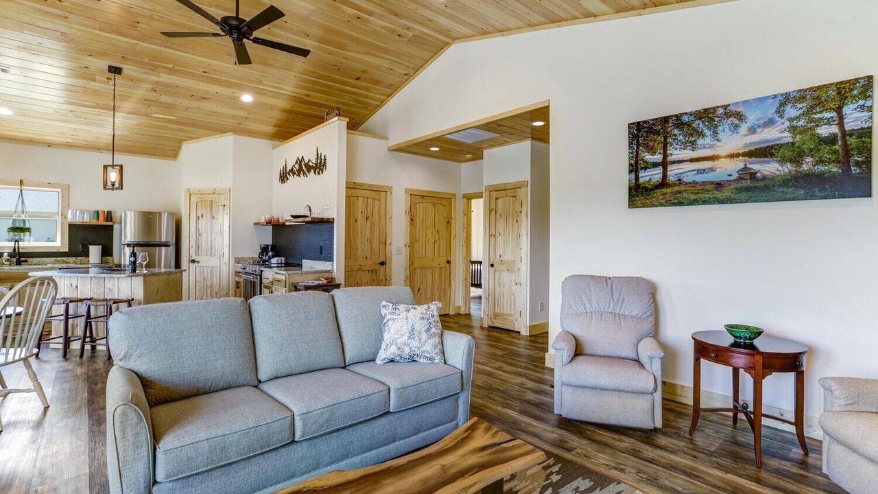 Photo of Bedroom in Hayesville