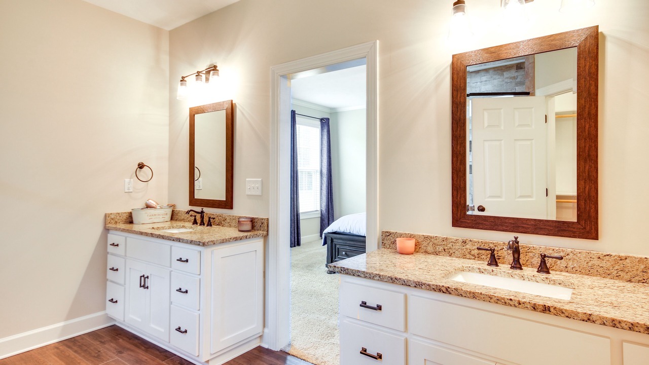 Photo of Bathroom in Peach Orchard