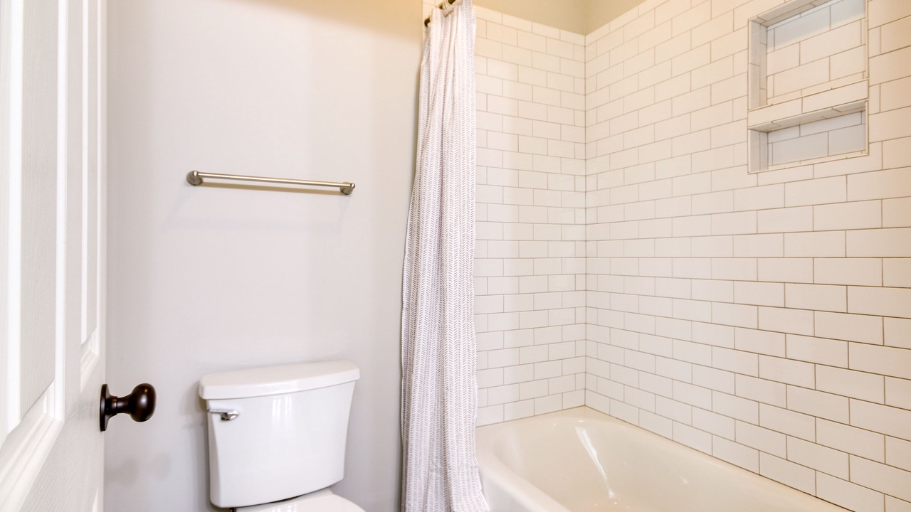 Photo of Bathroom in Peach Orchard