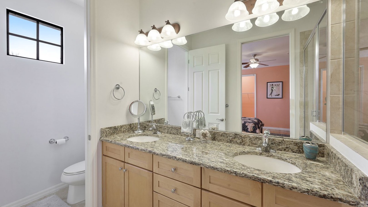 Photo of Bathroom in Ole
