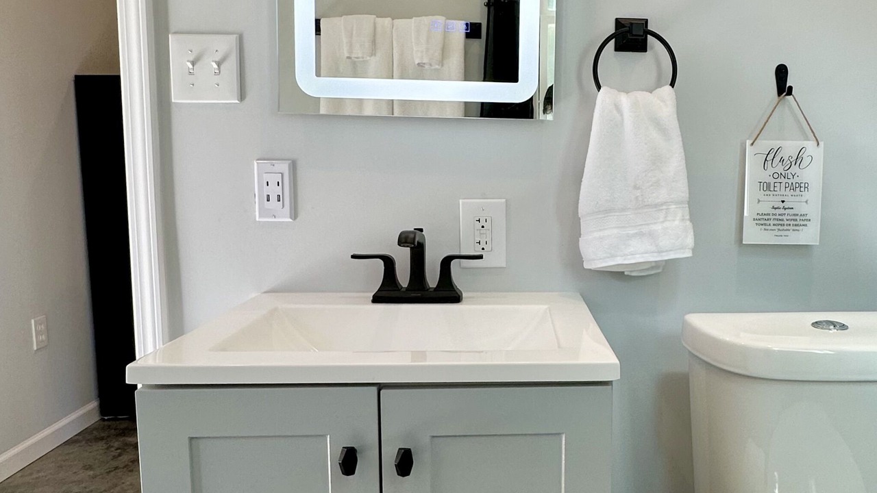 Photo of Bathroom in Winder